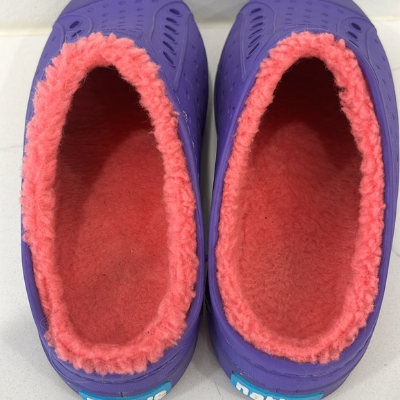 Native Slippers - Picture 3 of 7